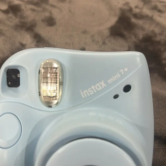 Fujifilm Instax Mini 7+ Instant Camera - Blue - Picture 4 of 7